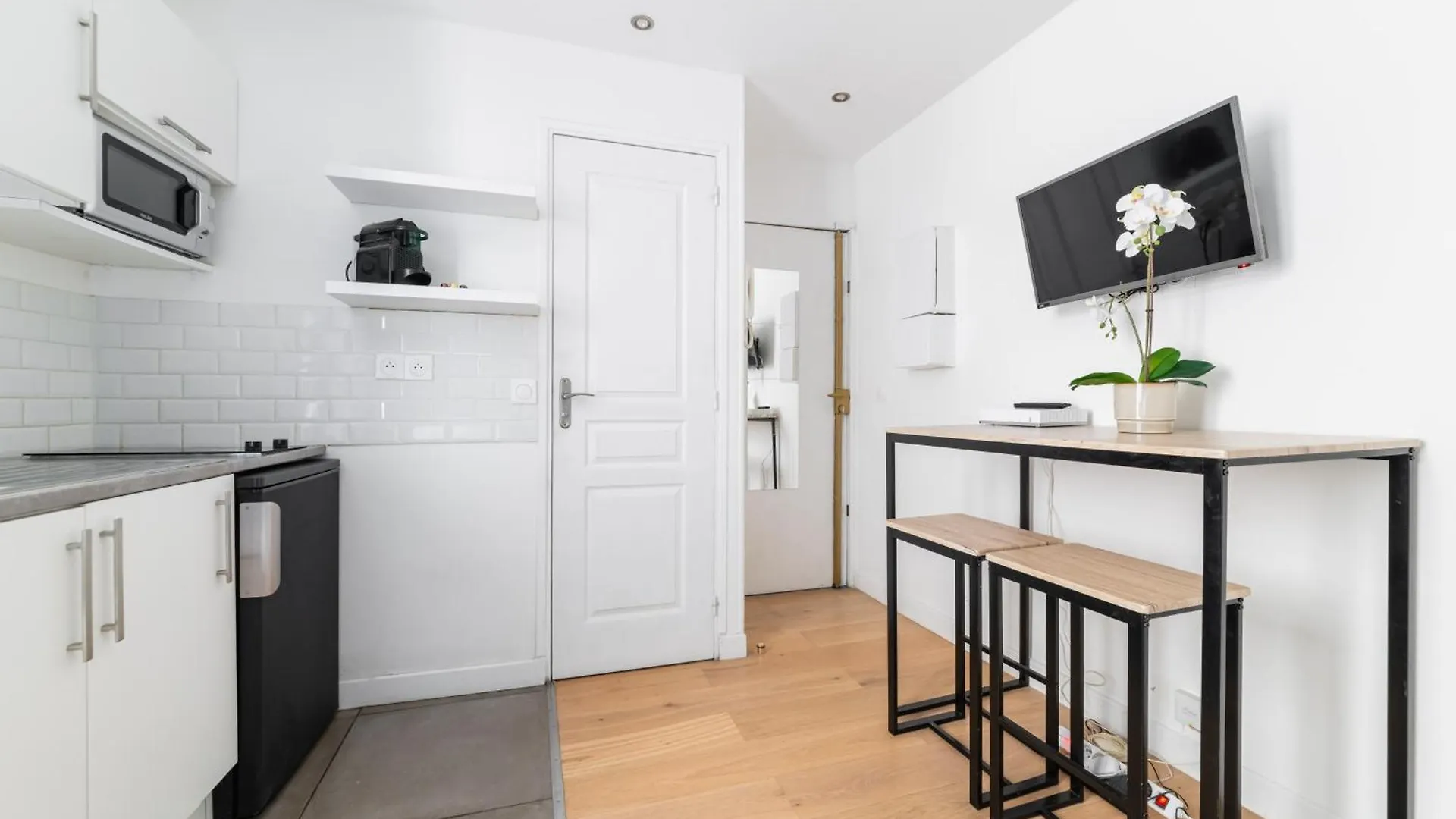 Imhost 6 - Charming Appartement Batignolles Paris